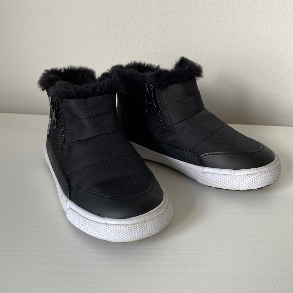 Cat & Jack Black Puffer Ankle Winter Booties Size 7T